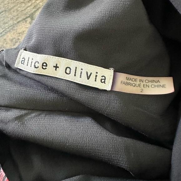 Alice + Olivia Jorah Box Pleat Dress in Black & Multi Floral (D7) - Picture 9 of 9